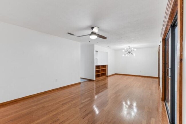 Building Photo - Stunning 2/1 with Water Views at Bivens La...