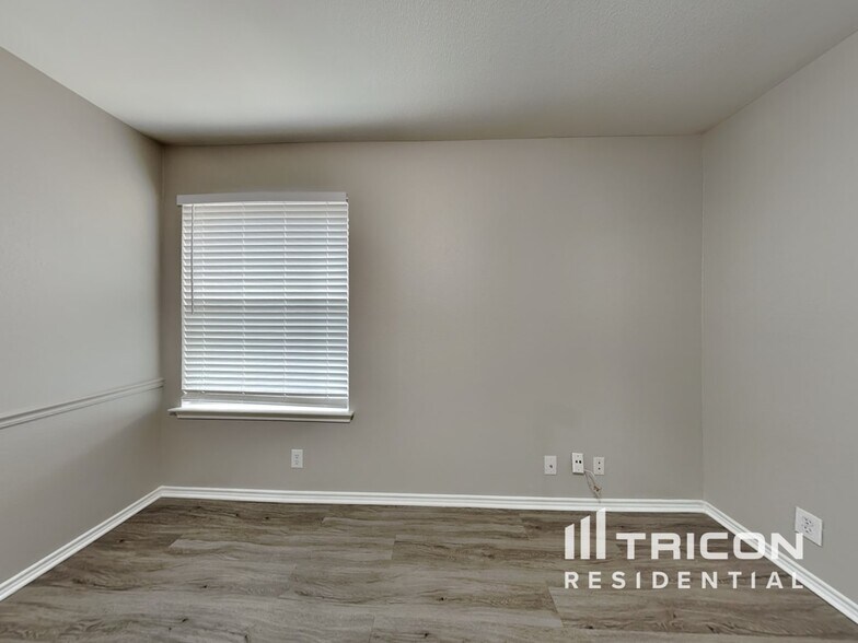 Building Photo - 227 Rock Springs Dr