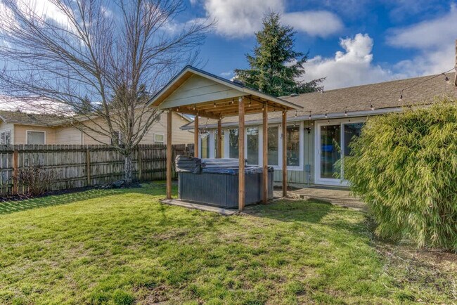Building Photo - 353 Brightwood Ct