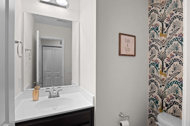 Building Photo - 410 Silverstone Pl