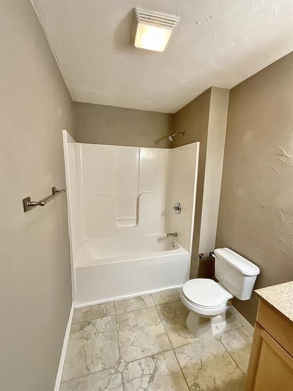 Building Photo - 819 Elm Way Ct