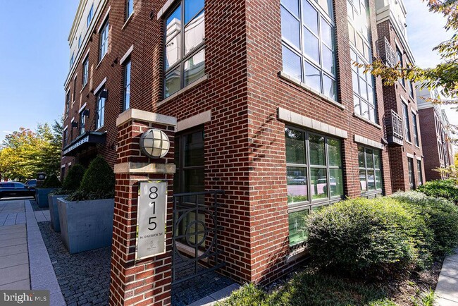 Building Photo - 815 N Patrick St