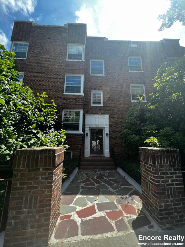 Building Photo - 1555 Beacon St