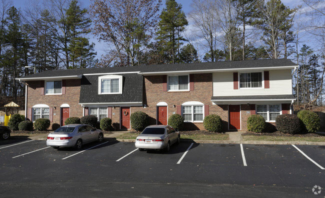 Primary Photo - Peachtree Apartments