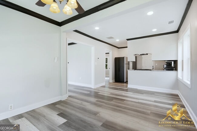 Building Photo - 1439 Westridge Rd SW