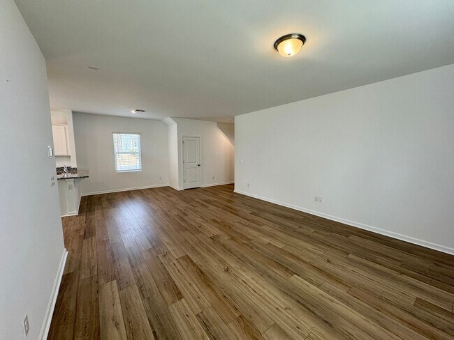 Building Photo - 4BR/2.5BA Two Car Garage in Element Park