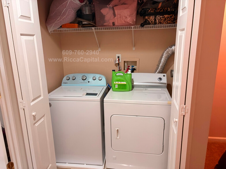 Building Photo - 145 Yorktown Blvd