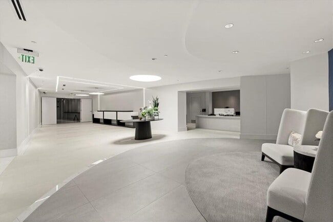 Building Photo - 10 Terminus Luxury 2 Bedroom Condo in Hear...