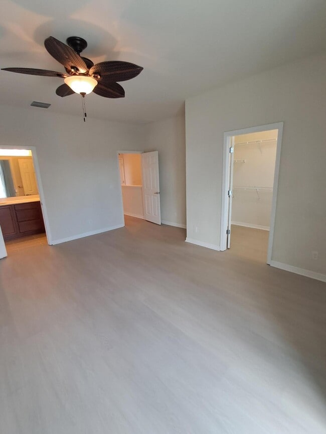 Building Photo - 3254 S Caroline Dr