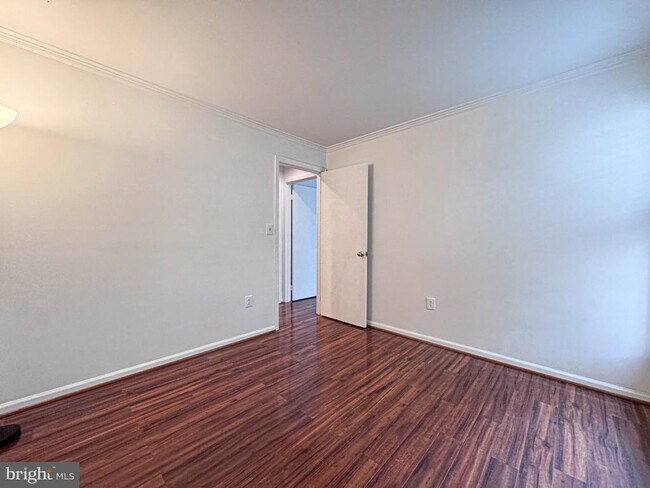 Building Photo - 2604 S Arlington Mill Dr