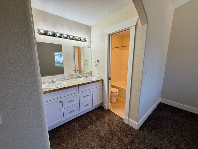 Building Photo - 4334 Pennyroyal Ln