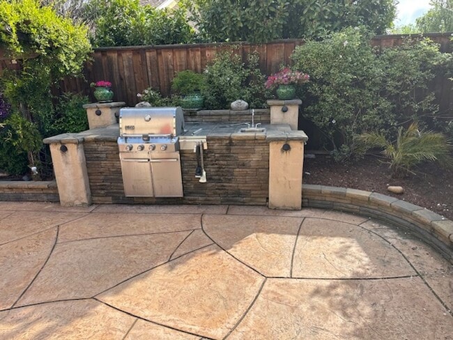 Building Photo - San Ramon 5 bed / 2.5 bath, desirable neighborhood single story, large backyard, Top rated school...