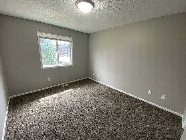 Building Photo - 3101 SE 17th St