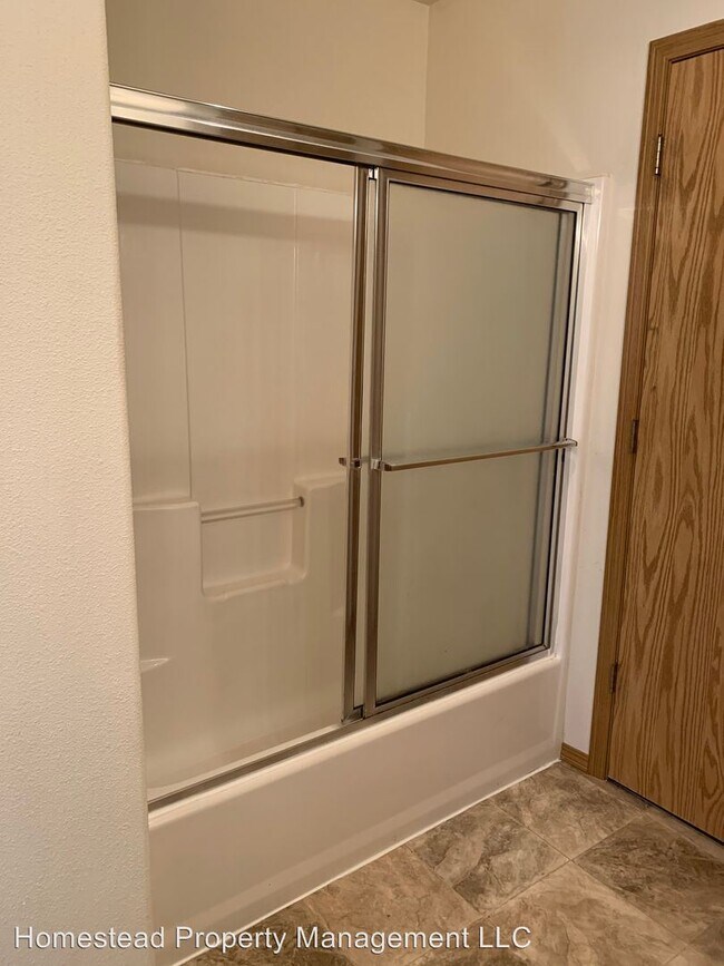 Building Photo - 286-294 Stadium Dr N