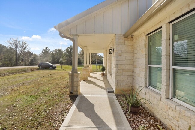 Building Photo - 19503 Fisher Dr
