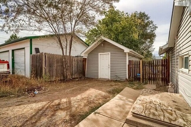 Building Photo - 3074 S Elati St