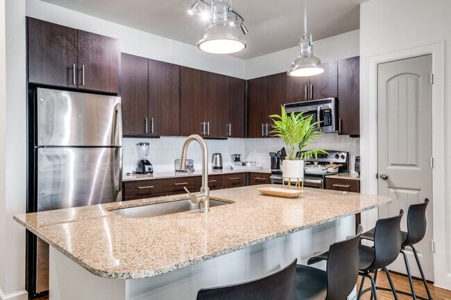 Building Photo - 5250 Town and Country Blvd