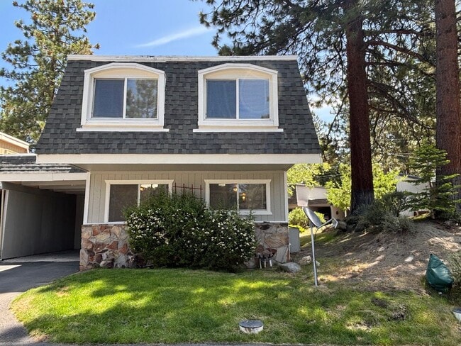 Primary Photo - 2 bedroom Lake Tahoe townhome!