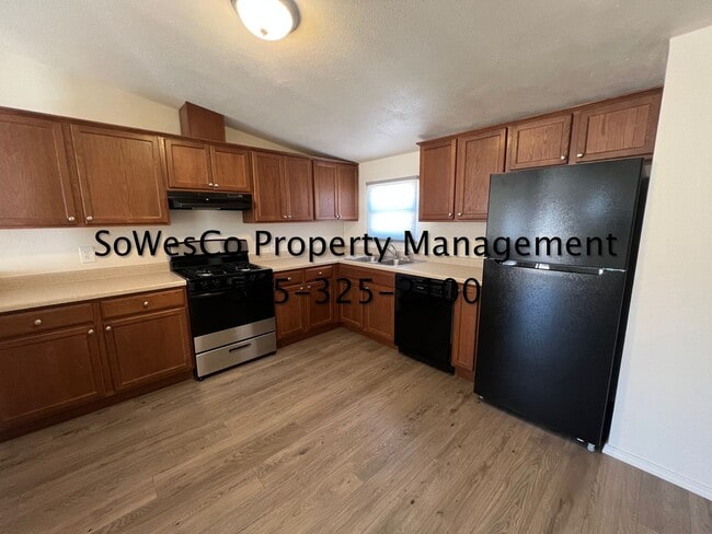 Building Photo - Beautiful 3 Bedroom 2 Full Bath Home