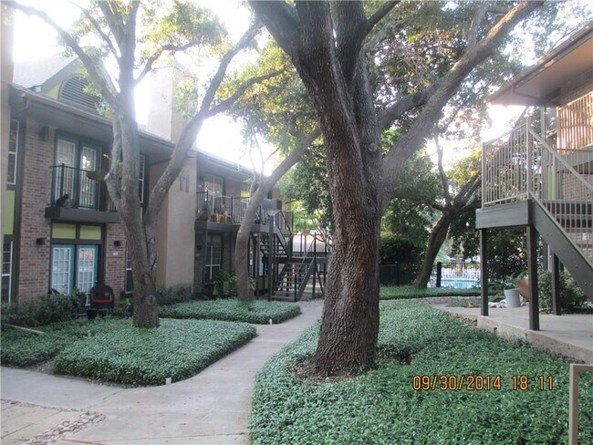 Building Photo - 7685 Northcross Dr