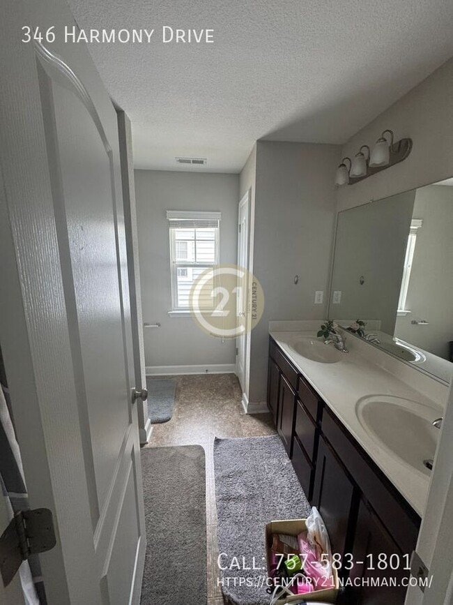 Building Photo - 346 Harmony Dr