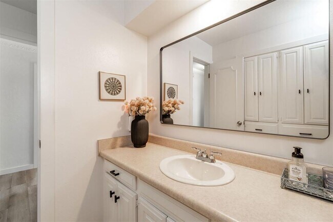 Building Photo - 4824 NW 73rd St