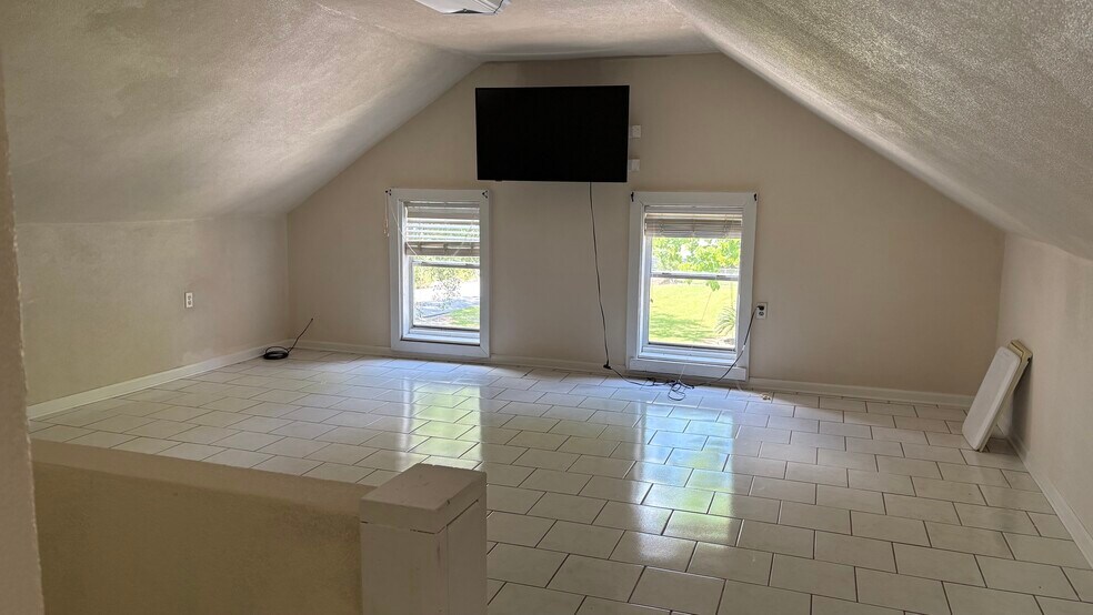 Building Photo - 6322 N Bayou Black Dr