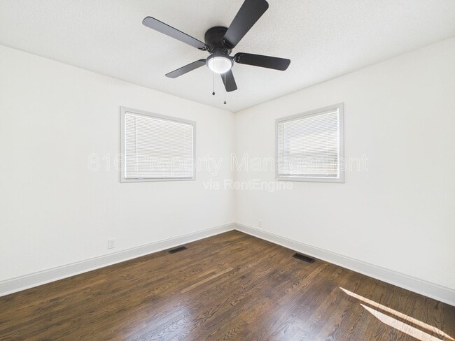 Building Photo - 1406 N Ponca Dr