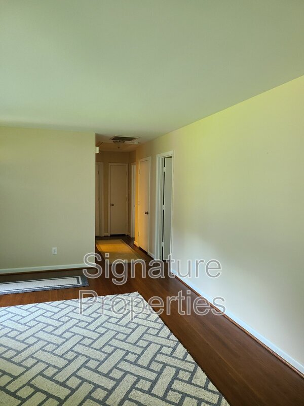 Building Photo - 9302 Huron Ave