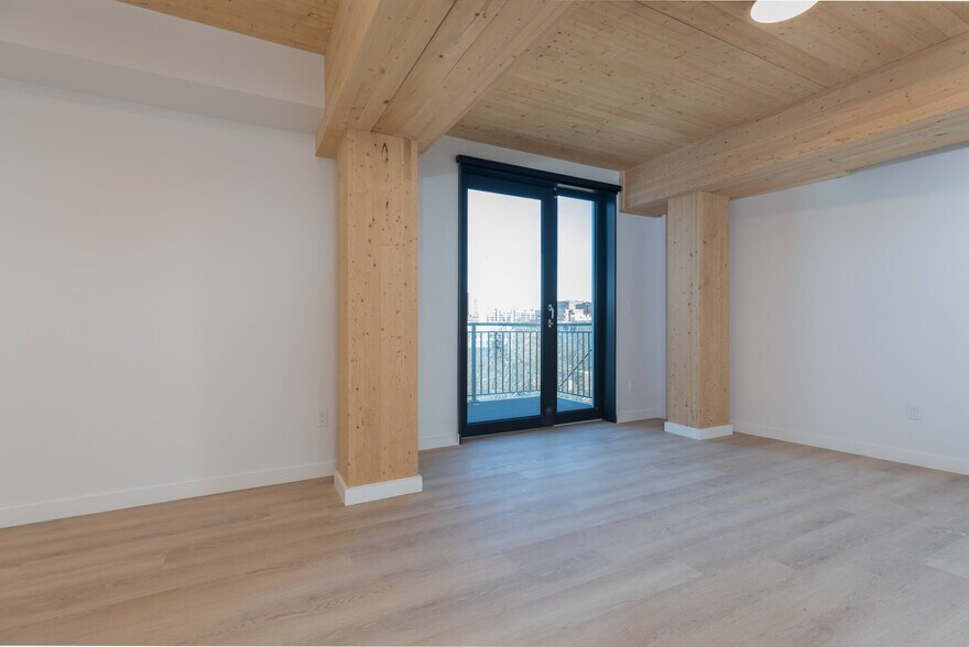 Building Photo - 33 Lenox St
