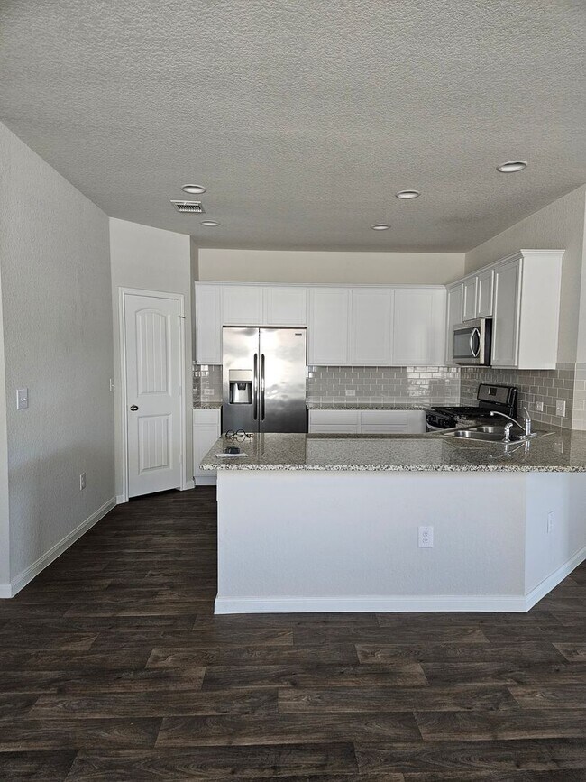 Building Photo - 4-Bedroom Home for Lease – Hutto, TX