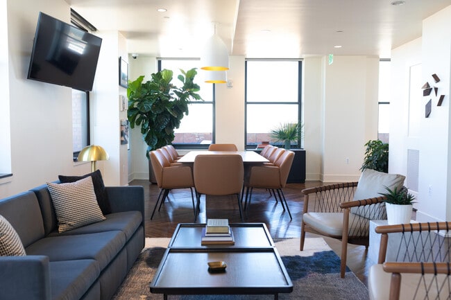 Building Photo - 1150 Griswold St