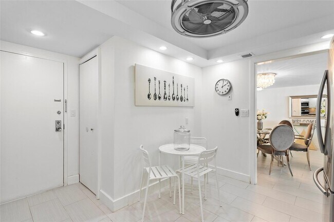 Building Photo - 3500 Galt Ocean Dr