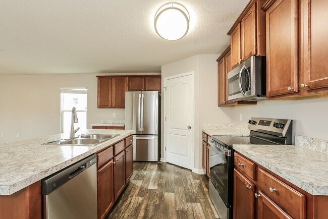 Building Photo - 6780 Sandle Dr