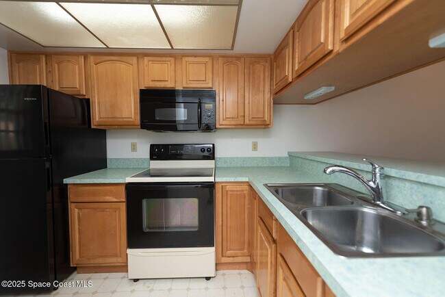 Building Photo - 3059 Sir Hamilton Cir