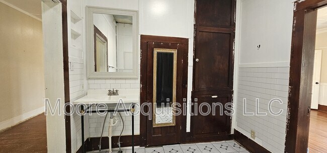 Building Photo - 2454 TX-34