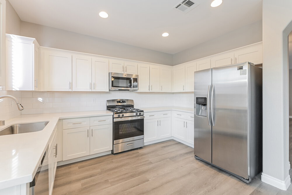 Building Photo - 4048 Villeroy Ave