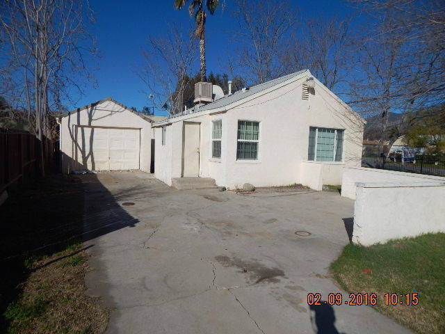 Building Photo - Completely remodeled - 2 Bedroom Home on Corner Lot!