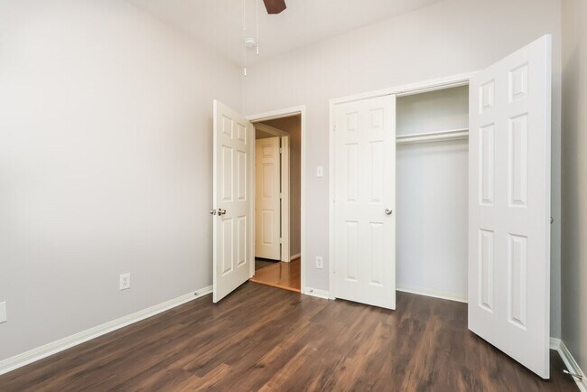 Building Photo - 30 Shimmer Pond Pl