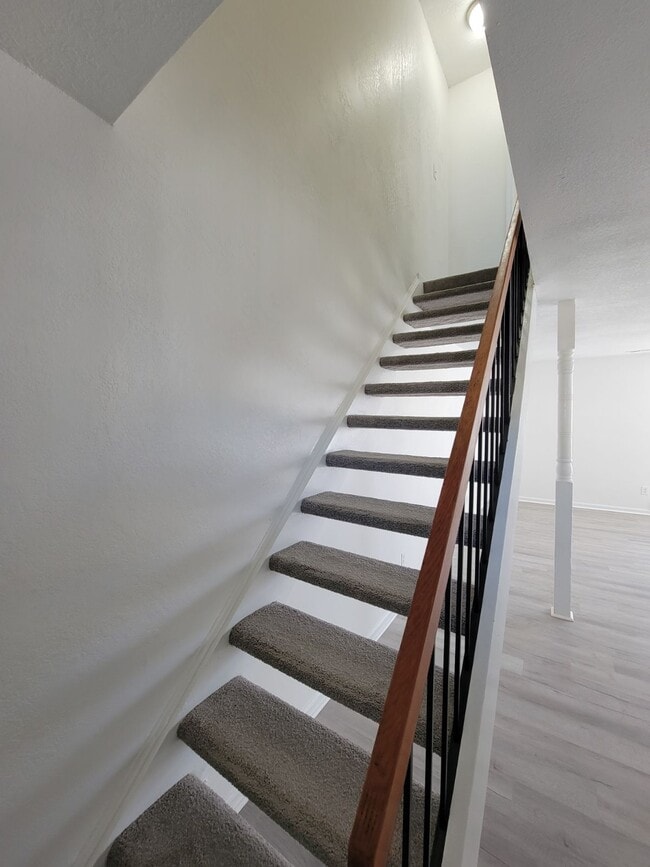 Building Photo - 1550 Fairfax Dr