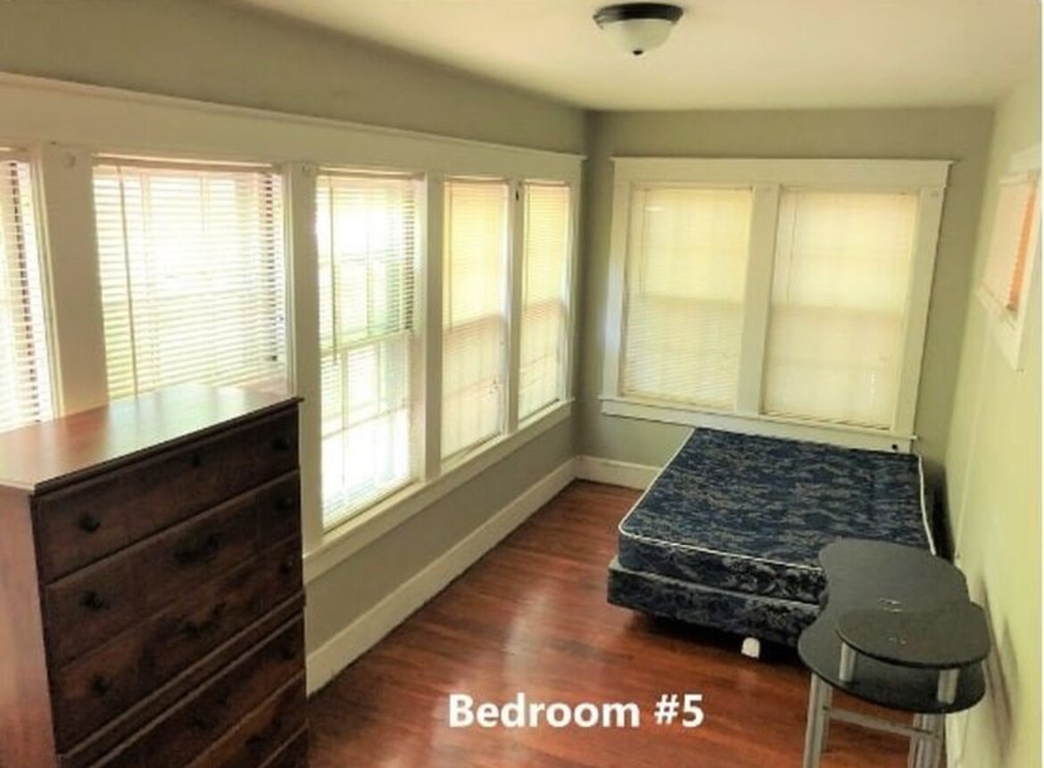Bedroom 5 - 54 North St