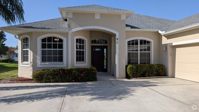 Front - 12424 25th Ct E