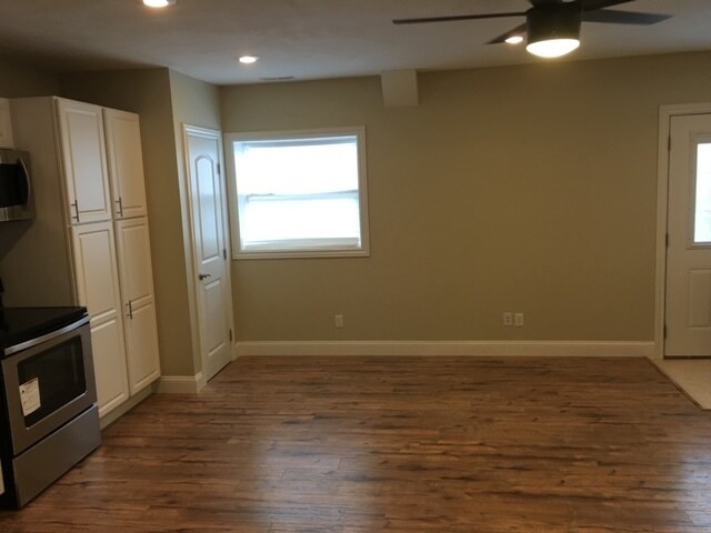 Building Photo - 605 W Virginia Ave