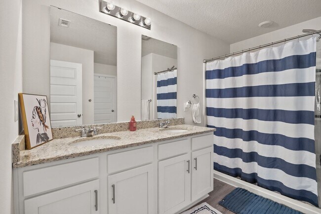 Building Photo - 4/2 Stunning Brick Home with community pool in Crestview