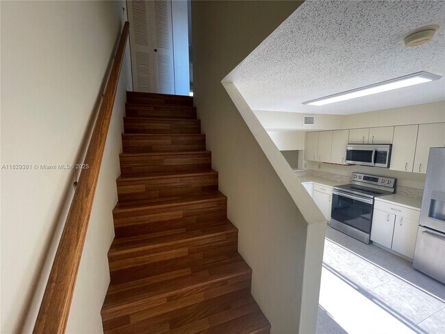 Building Photo - 14970 SW 82nd Ln