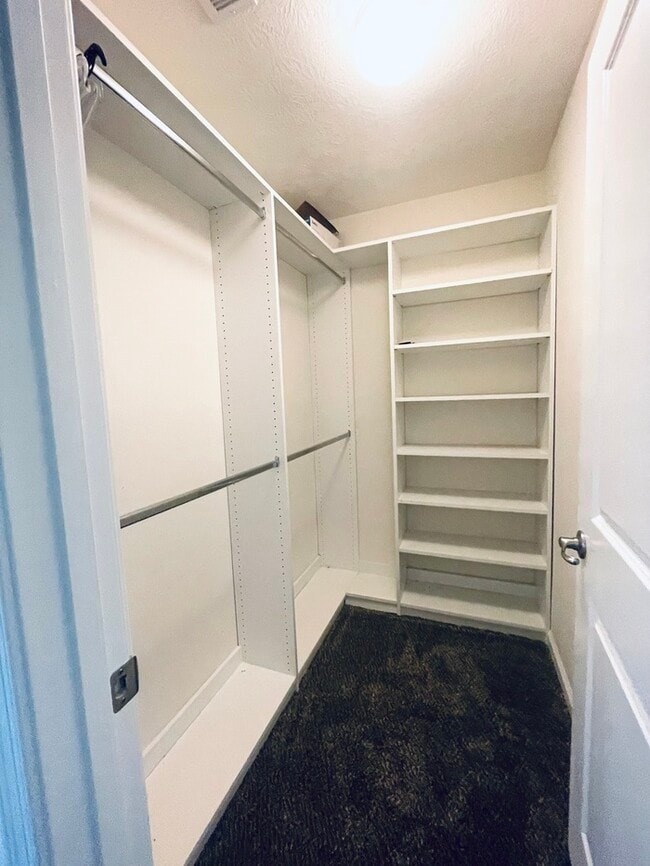 Building Photo - Beautiful 3BR 2.5BA Home w/ Pool & Fitness Access• In-Unit Laundry • Deck in Dublin