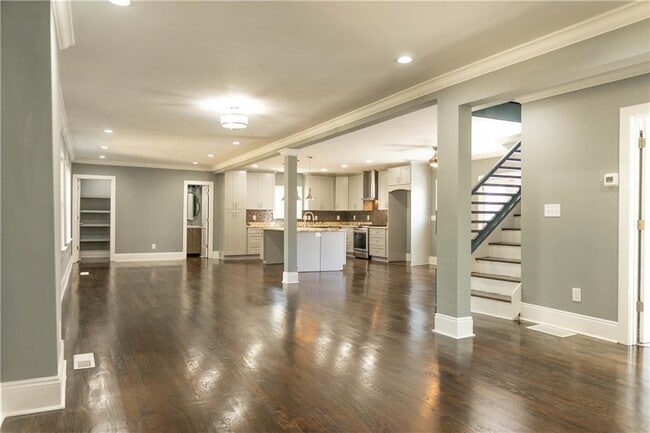 Building Photo - 1433 Merriman Ln NE