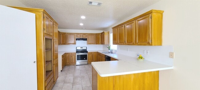 Building Photo - 19330 Larissa Dr