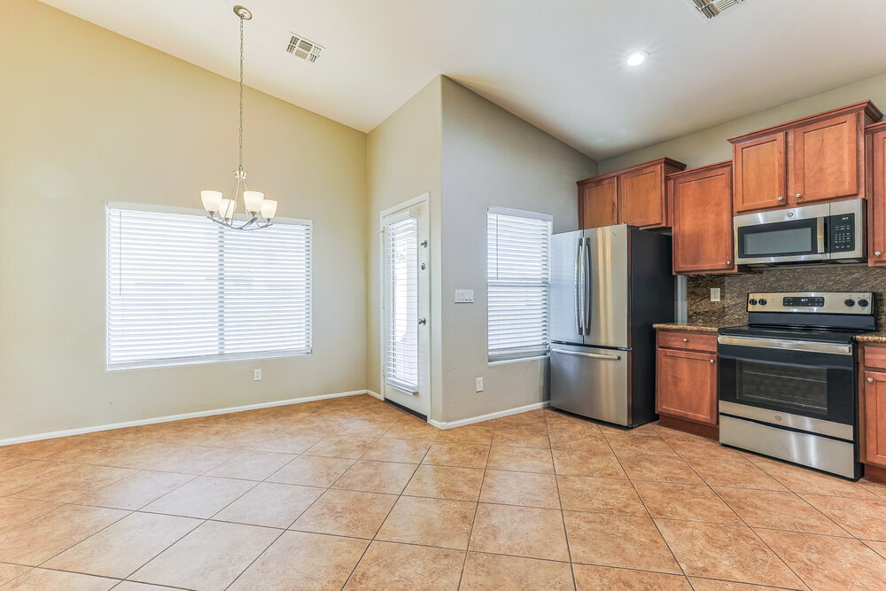 Building Photo - 3316 S 71st Ave