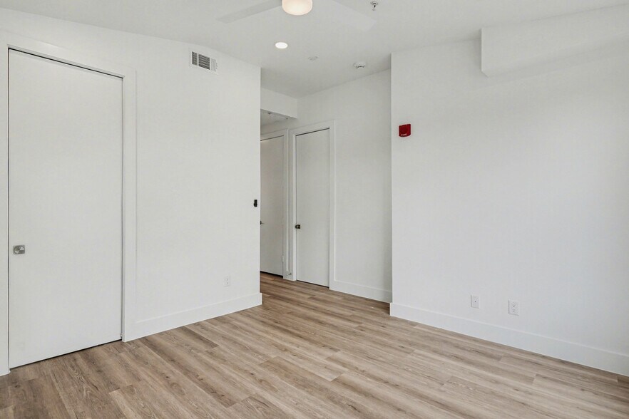 Building Photo - 2217 N Fitzhugh Ave